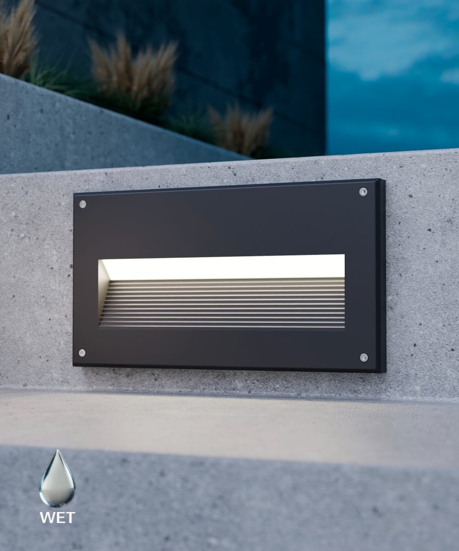 Recessed Wall-Mounted Baffled LED Step Light